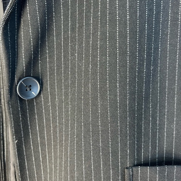 One by Chapter One Women’s Black Pinstrip Long Blazer - Picture 6 of 15